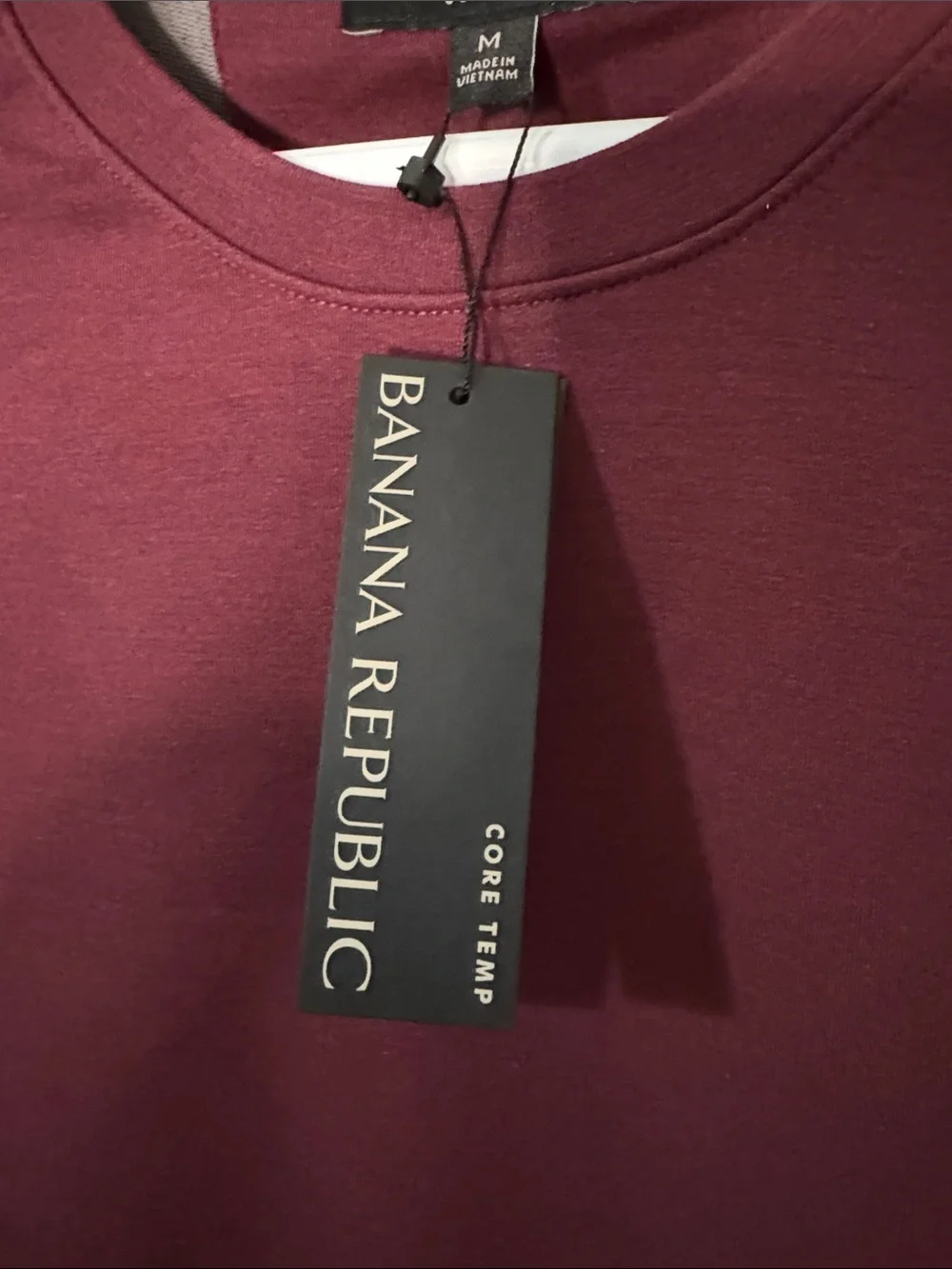 Banana Republic Men's Medium Long Sleeve Core Temp Crewneck Tee Burgundy NWT